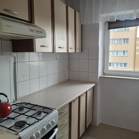 Raclawicka 142 * Varşova